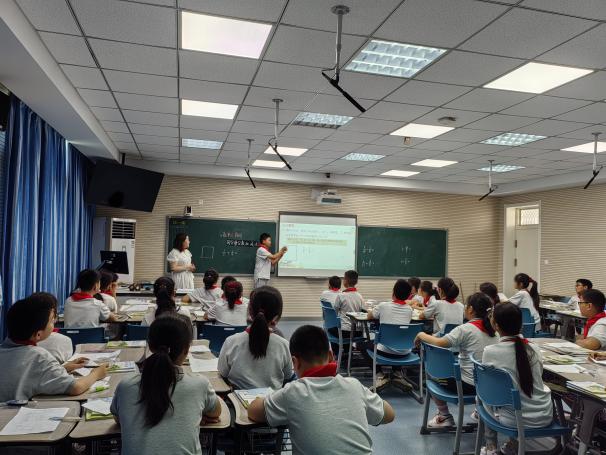 20240522黄娴童学课堂报道_html_4d572274.jpg