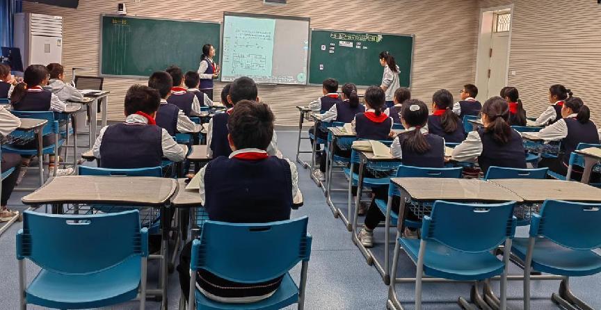 20230428周悦老师童学课堂报道_html_18c778fe.jpg