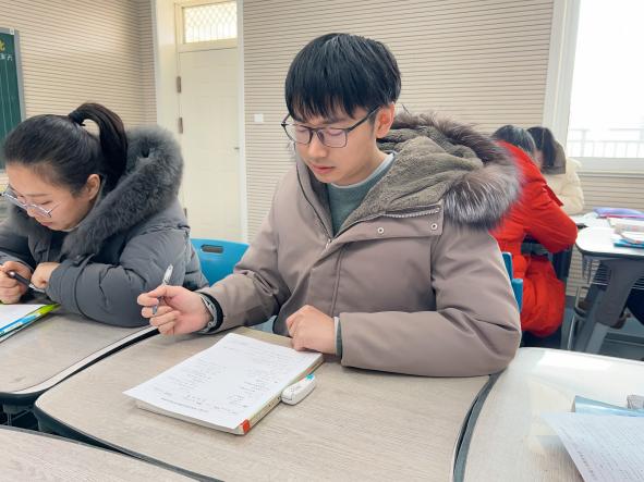 20231220数学组校本教研报道_html_m7a0bbba2.jpg