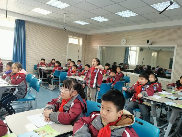 20231220李嘉靓童学课堂报道_html_ae07b2d.jpg