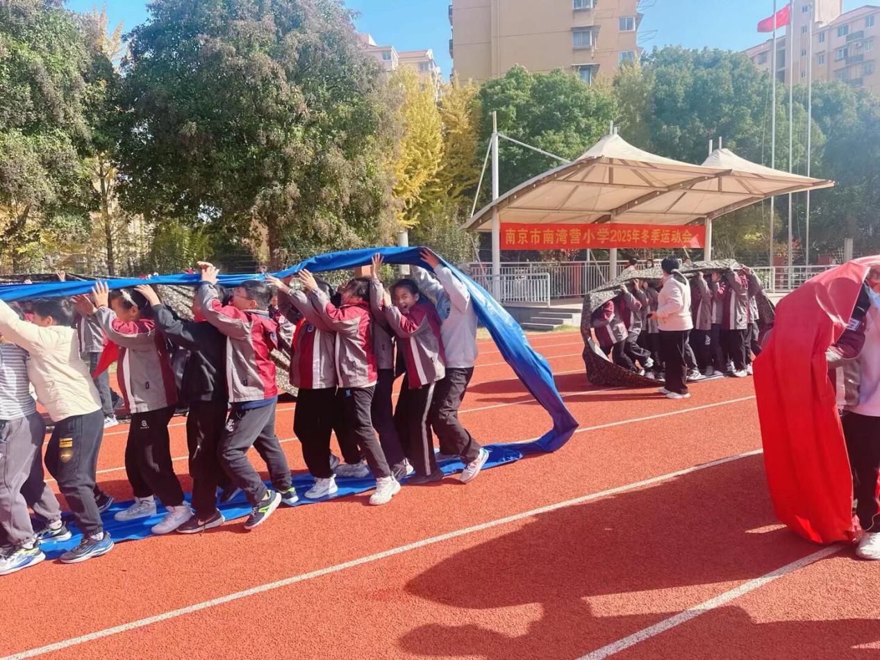 11.28运动会报道_html_211163d0.jpg