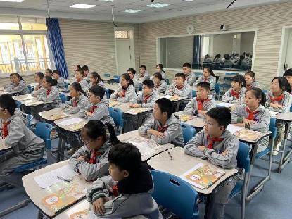 20231010语文组“童学课堂”报道_html_m6e245875.jpg