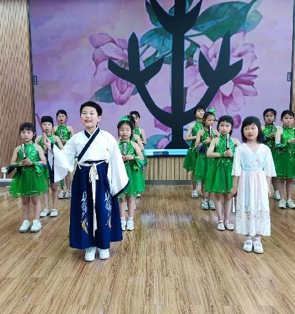 “妙语解字”萌娃开讲故事会”—南湾营小学第七届汉字文化节系列活动(11)报道曹文殊写_html_m3bf8c16e.jpg