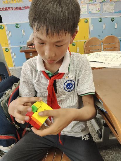 20250522魔幻数学节三年级百变魔尺班级赛报道邱仁写_html_m3c31b576.jpg