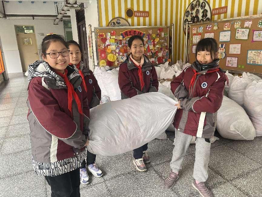 援藏新闻稿_html_762d0174.jpg