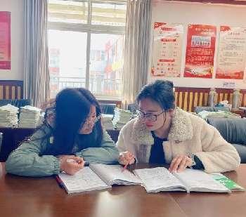 20230303王莉君英语组集体备课报道_html_m4109b7f9.jpg