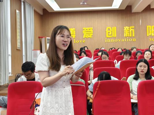 专家赋能明方向 深思笃行促成长_html_m49d64ea5.jpg