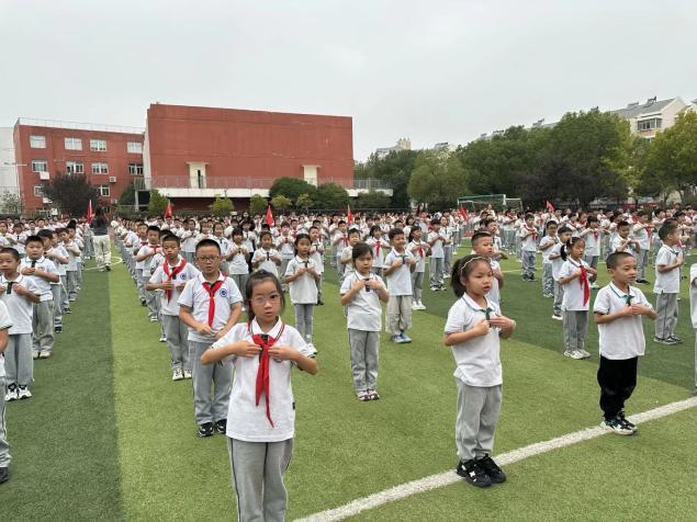 建队日新闻稿_html_58ebff69.jpg