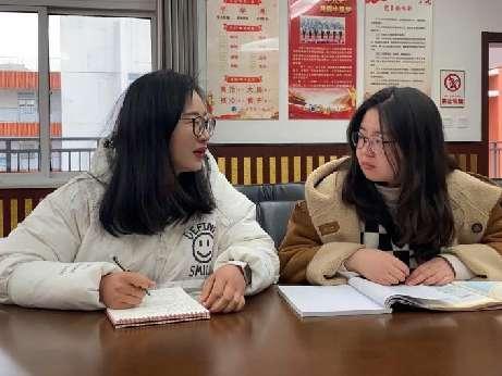 探阅读之路 研教学之美——南湾营小学英语组校本研修（35）_html_1c788742.jpg