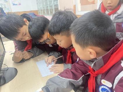 20231122王凡童学课堂新闻稿_html_m1476f615.jpg