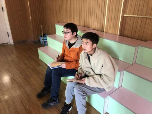 暖暖开学季 牛年冲冲冲——记南京市南湾营小学开学第一天_html_4c7a9002.jpg
