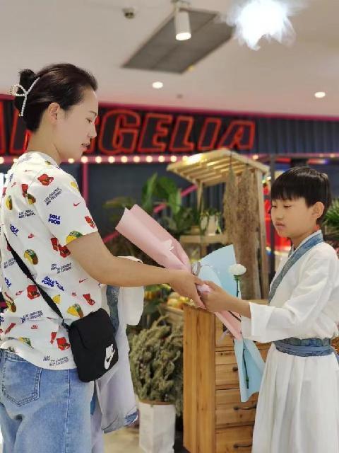 20230515母亲节活动报道_html_m380c3519.jpg