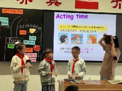 20230519王莉君英语组童学课堂报道_html_md0ff919.jpg