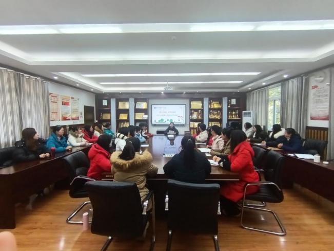 德育润心 奋力而不辍——南湾营小学2023-2024学年第一学期班主任工作总结会（报道）_html_m2d293c33.jpg