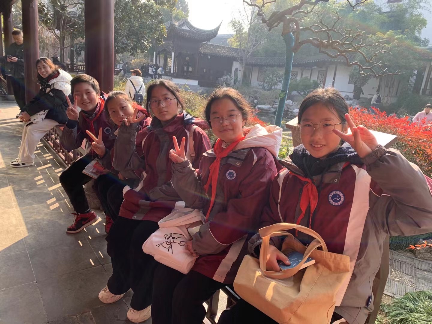 20240128南京市南湾营小学六（4）班红领巾假日小队活动通讯稿_html_m3298dba4.jpg