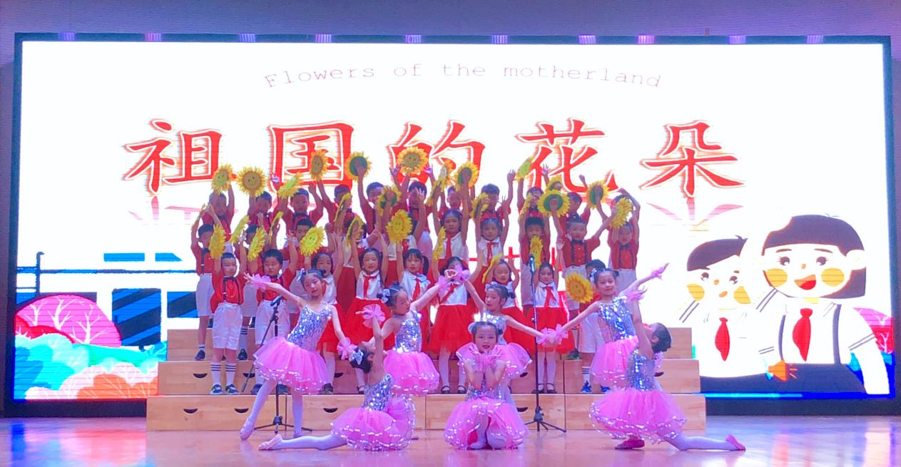 童声唱响中国梦 争做新时代好少年_html_759ab130.jpg