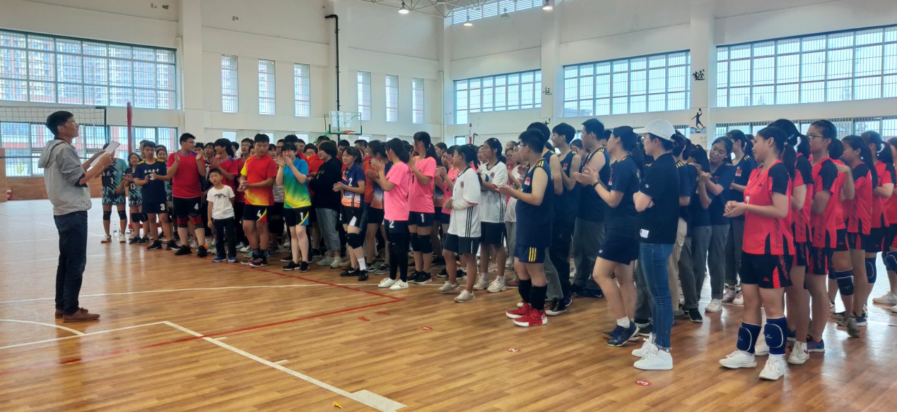排球比赛新闻稿_html_12d8b911.jpg