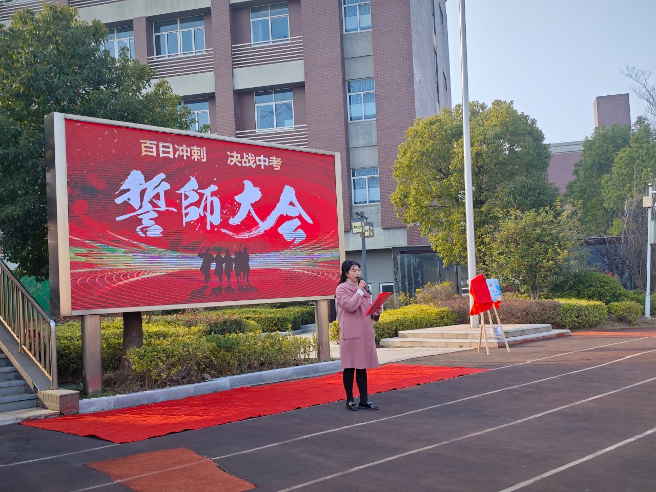 九年一搏六月梦_html_1b12931c.jpg
