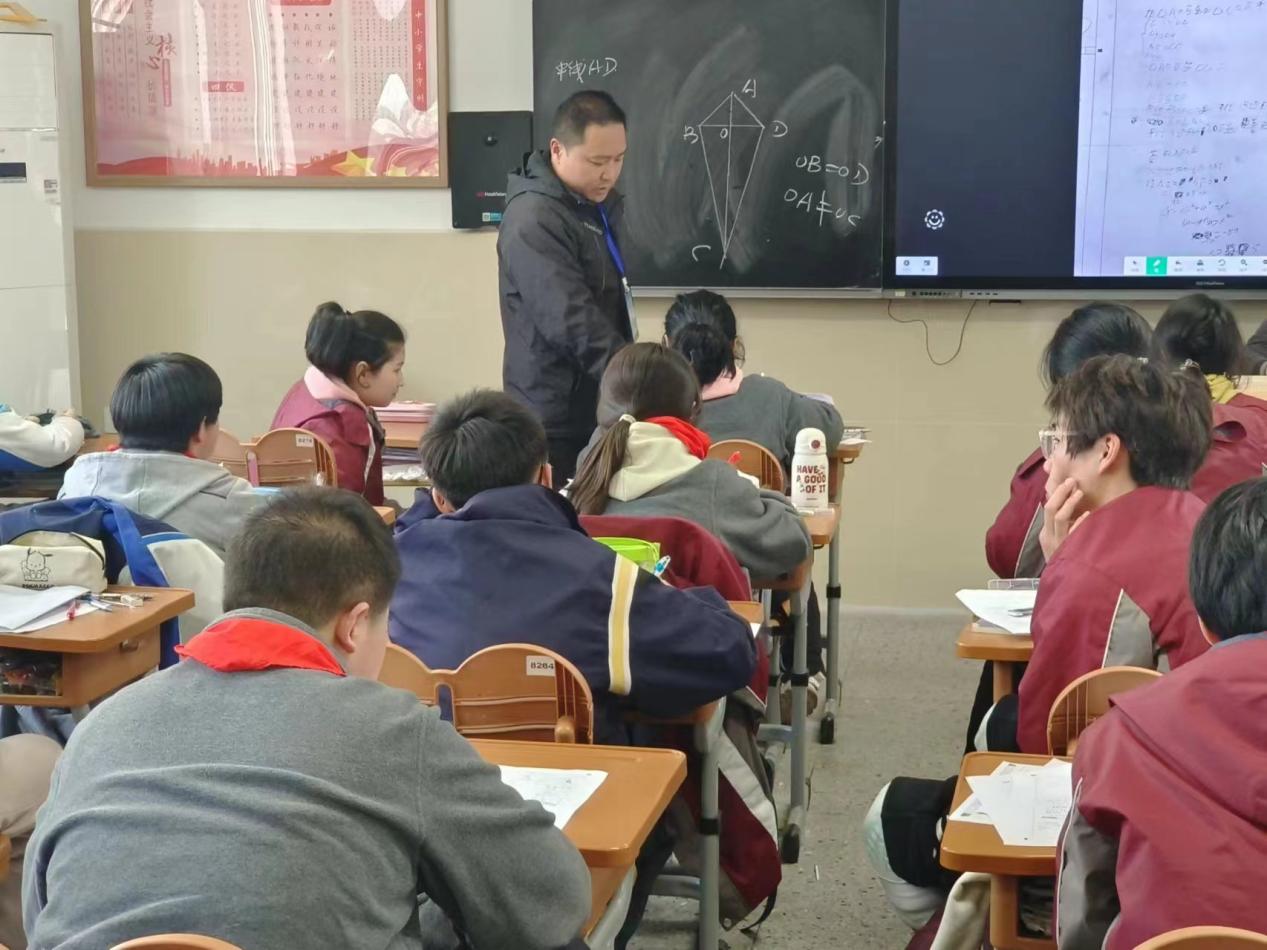 规范仪容仪表，树立校园新风_html_2623dfee.jpg