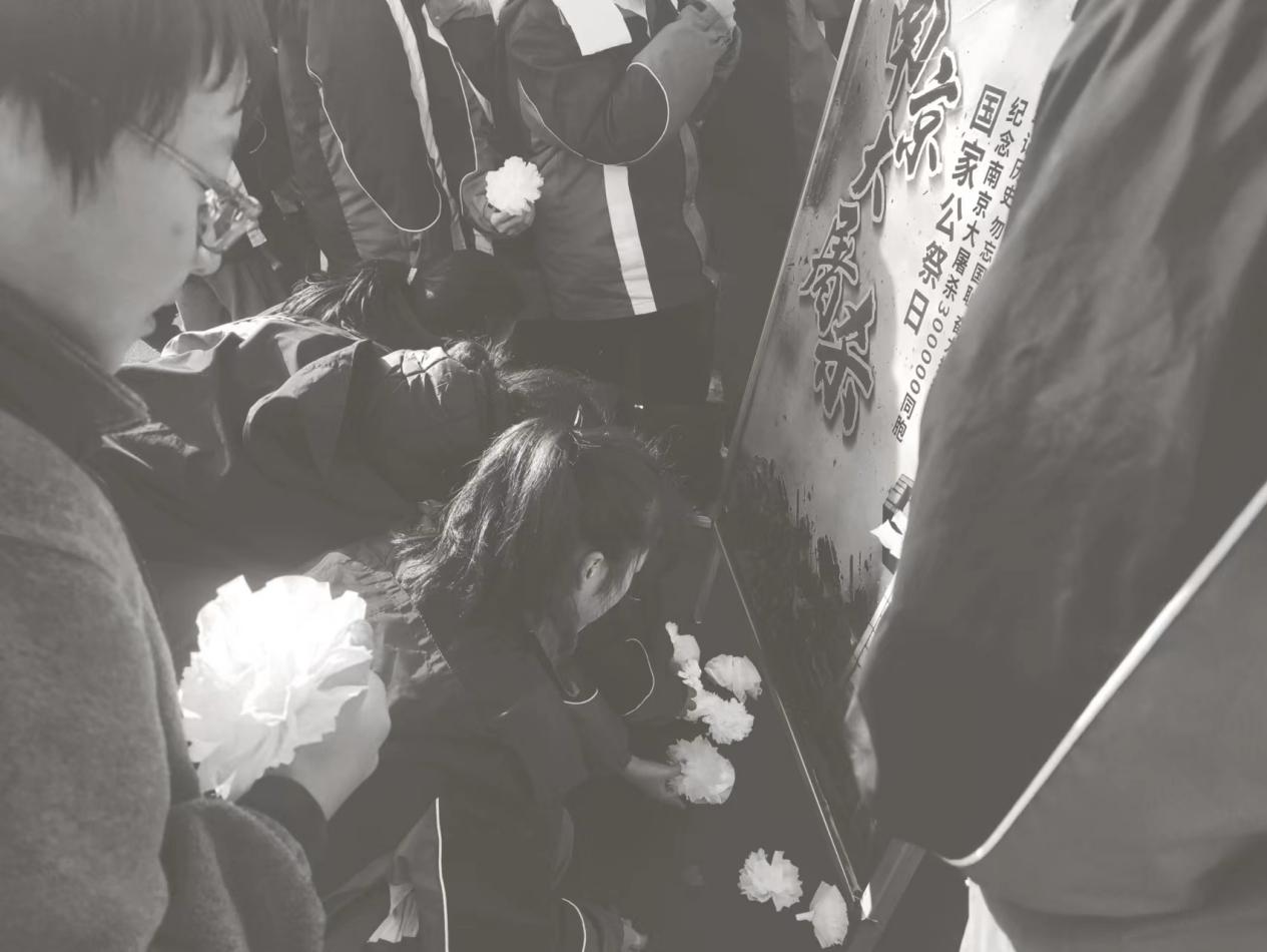 铭记历史，振兴中华，珍爱和平，吾辈自强_html_m6575737f.jpg