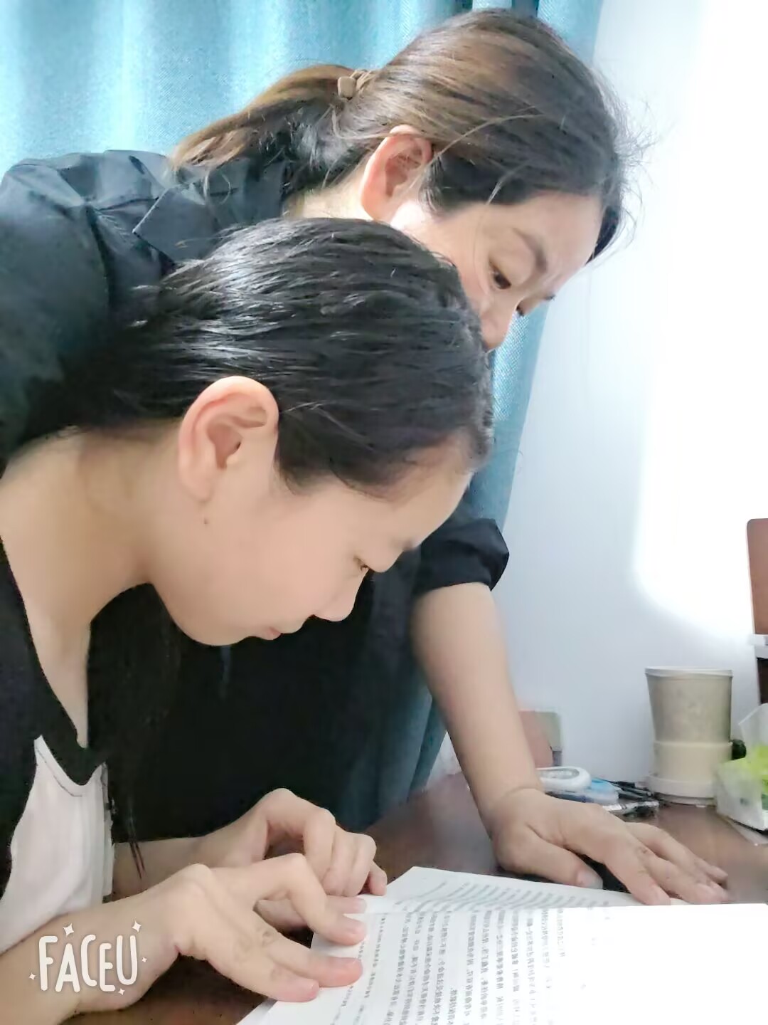 2.3【报道】书香浸润心灵，共读点亮亲情，南京市第一中学思益学校开展家长共读活动_html_6f3d74b8.jpg