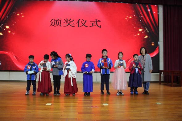 诗词大会新闻稿_html_m4e1b9d02.jpg