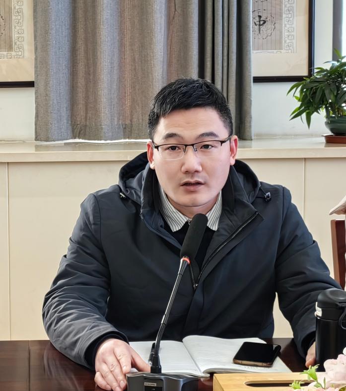 20250116凝聚力量   共促发展——教职工代表大会_html_m1c400cbe.jpg
