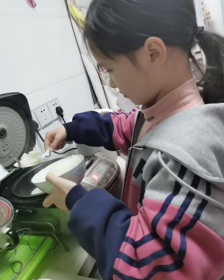 二6班胡诗涵_html_m351090f5.jpg