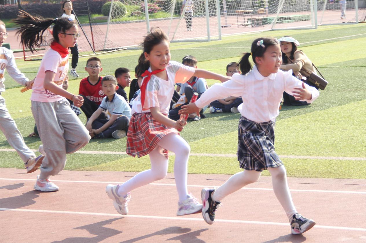 20240427春日绽芳华 运动展风采_html_m14d213bd.jpg