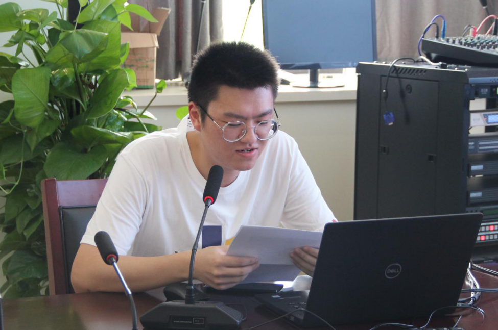 新教师培训新闻稿_html_m2aa7f9fc.png