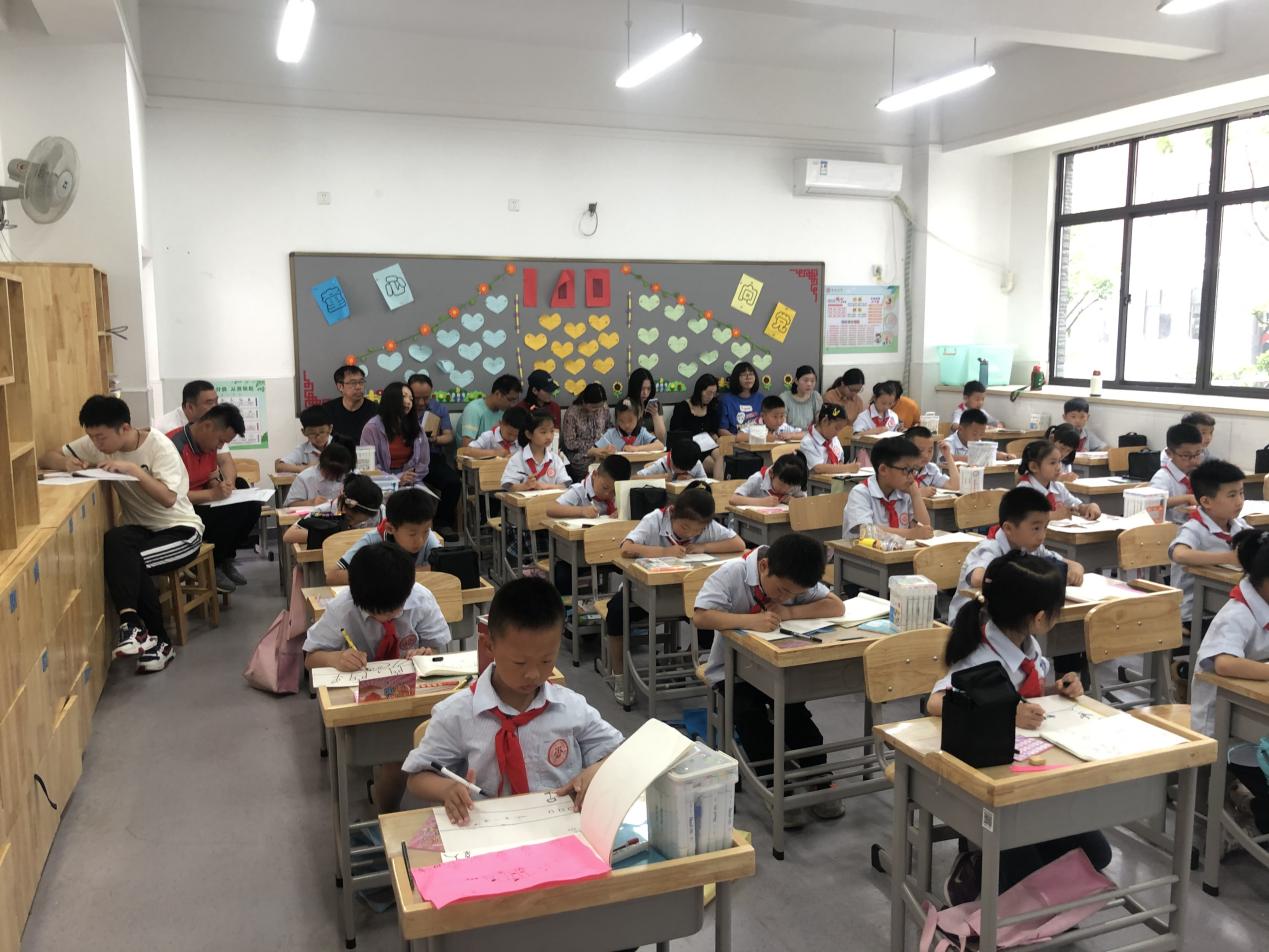 新闻稿_html_2a8a46fd.jpg