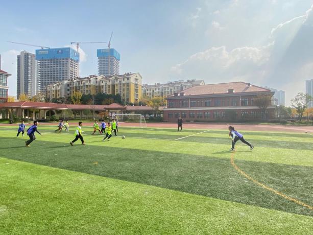 晓庄小学“校长杯”足球班级联赛赛程报道（三）_html_ec16e63.jpg