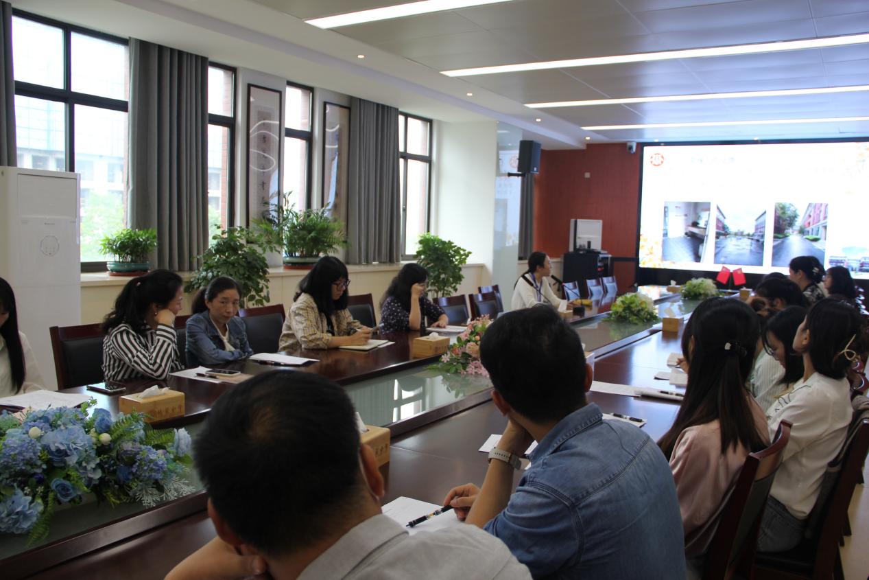 9.22有效沟通 聚力前行——9月份班主任工作例会(1)_html_6fc7d45d.jpg