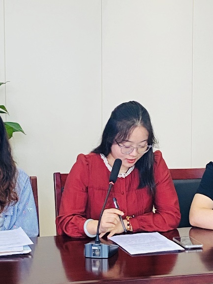 聚焦常规教育  促进习惯养成——一年级班主任工作例会新闻稿_html_6762ac15.jpg