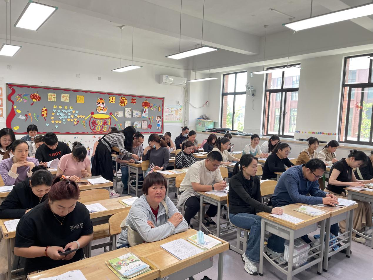 2025.4.25 2024-2025第二学期家长会新闻稿_html_m6a8f9116.jpg