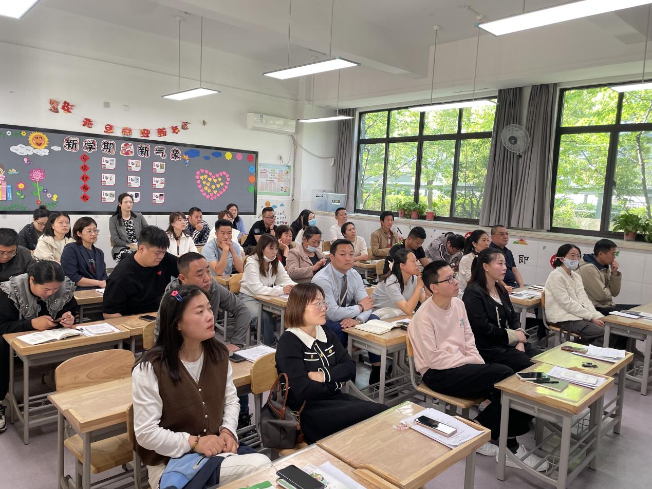 2025.4.25 2024-2025第二学期家长会新闻稿_html_m47962c4c.jpg