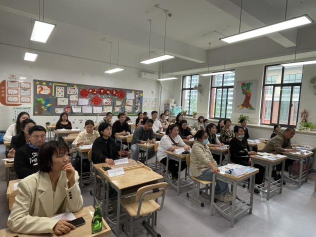 20240514期中家长会_html_5ebfb555.jpg