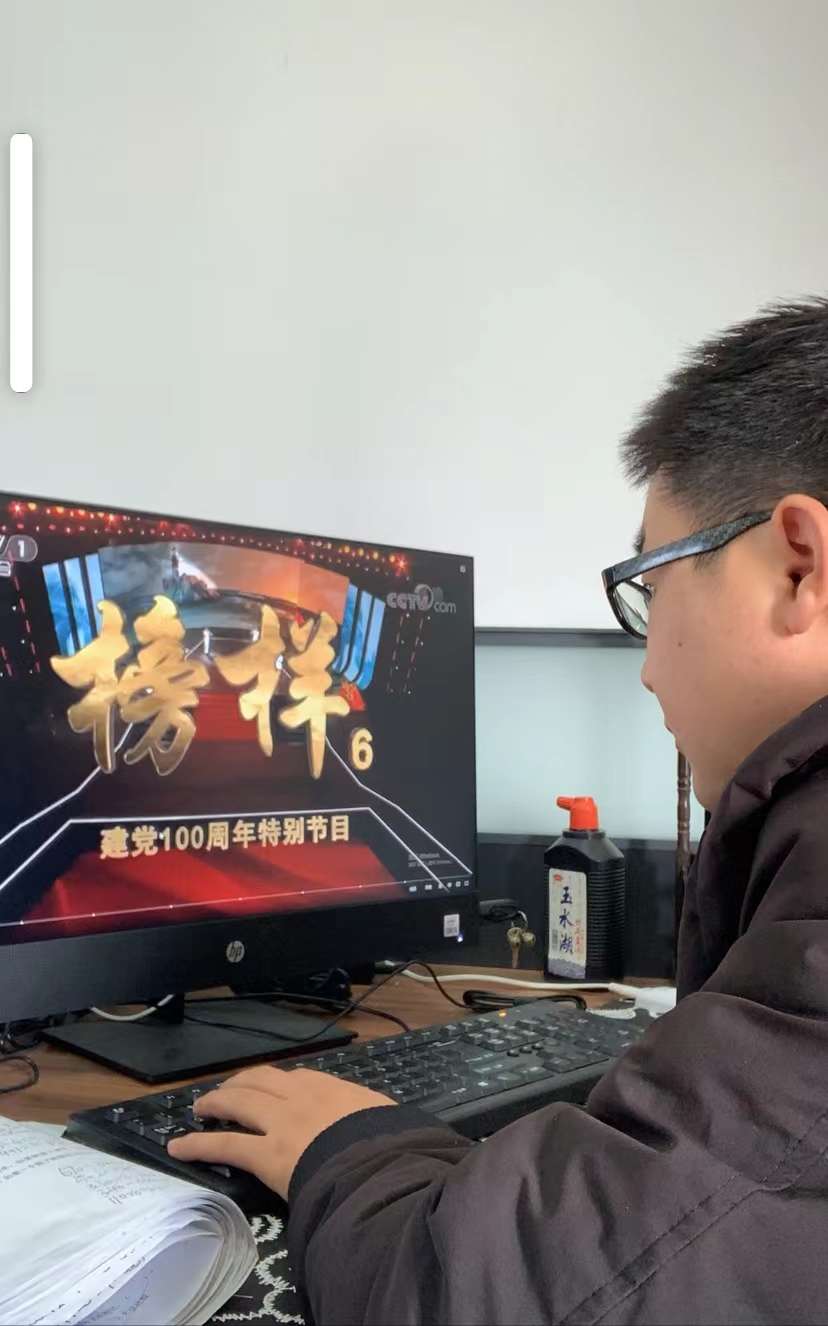 榜样6学习新闻_html_50c07b95.jpg