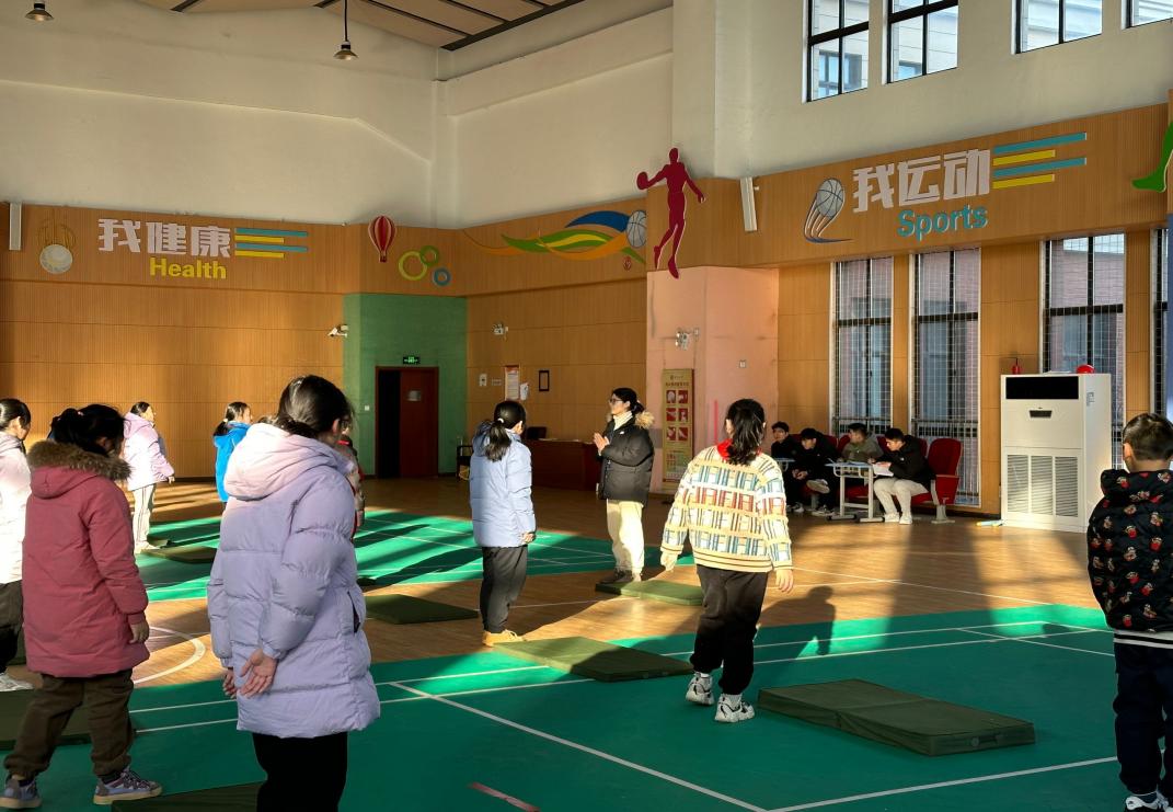 20231228体适能融入日常体育课堂的教学研究—南京市晓庄小学体育组校本研修活动（2）_html_m6c8786.jpg