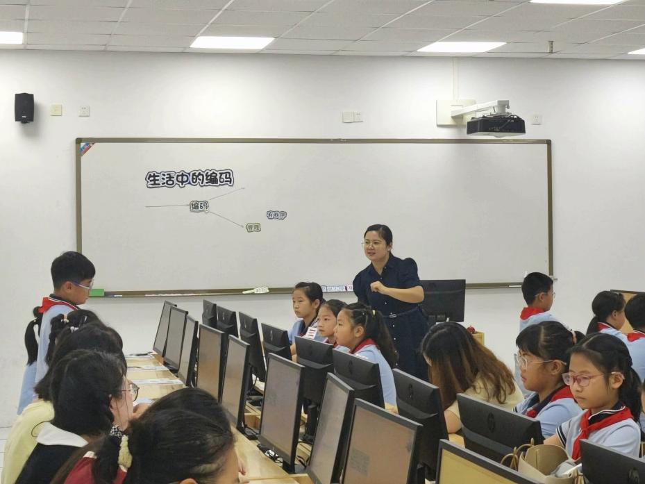 【知行晓庄】聚焦真实性学习，促进学习力生长——南京市晓庄小学（行知校区）信息科技组校本研修活动（一）