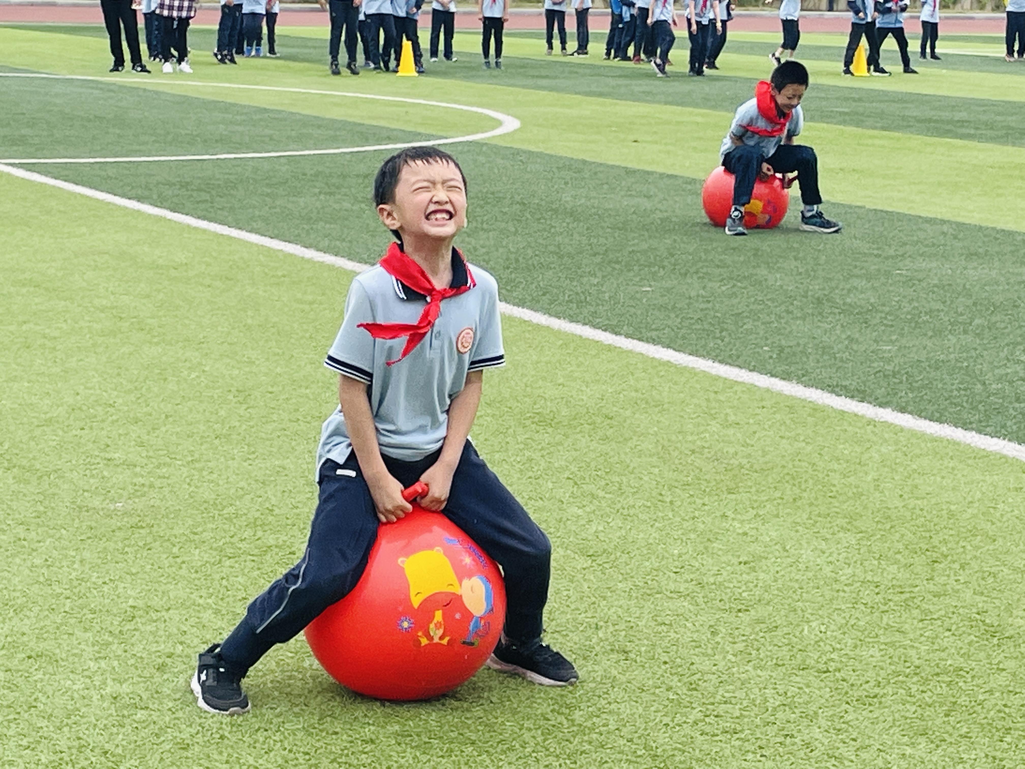 球儿跳跳欢欢笑笑晓庄小学心理健康教育月系列活动（二）_html_m2a7728d5.jpg