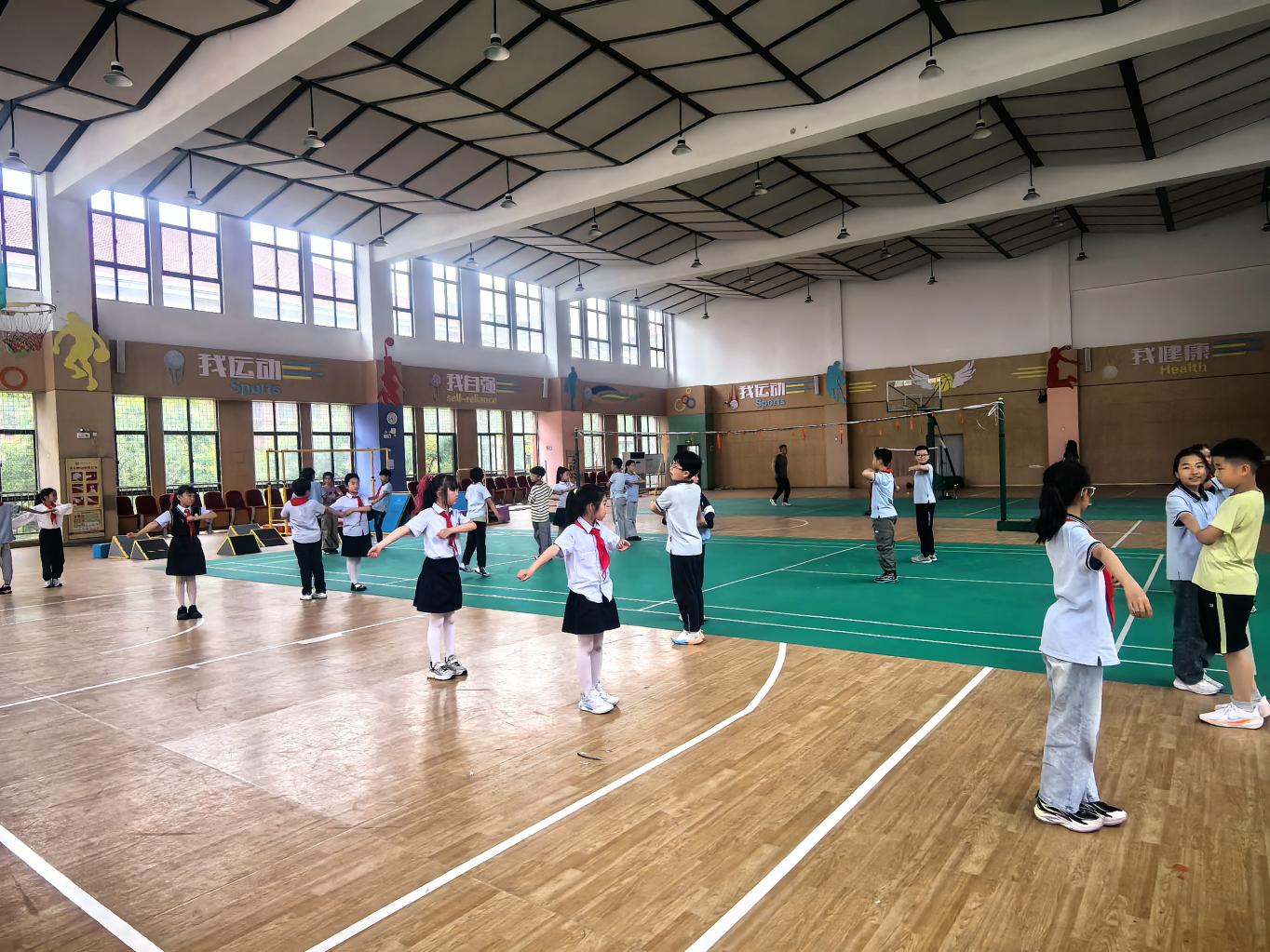 0523集体舞新闻稿 (2) (1)_html_202d81e6.jpg
