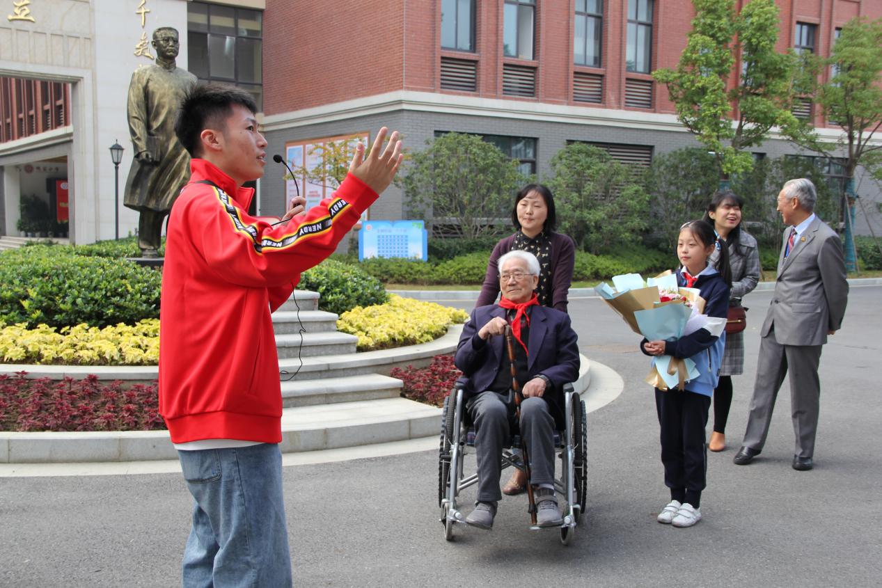 201027晓庄小学首届教导主任陈波老师来校交流访问_html_5c80a329.jpg