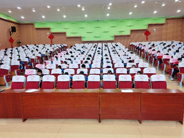 【知行晓庄】诗意绽晓庄 满满读书香——南京市晓庄小学语文长程作业（三十二）