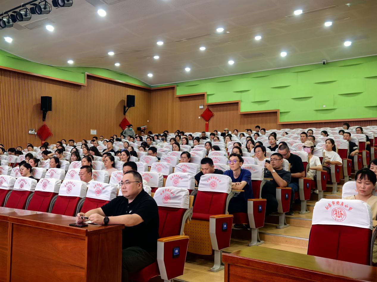 【知行晓庄】双向奔赴齐奋进 共育花开赢未来——2024-2025学年第一学期六年级家长会