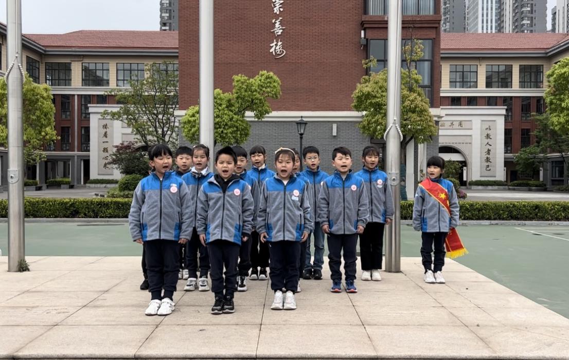 晓庄小学劳动月系列活动新闻_html_m7ee172c3.jpg