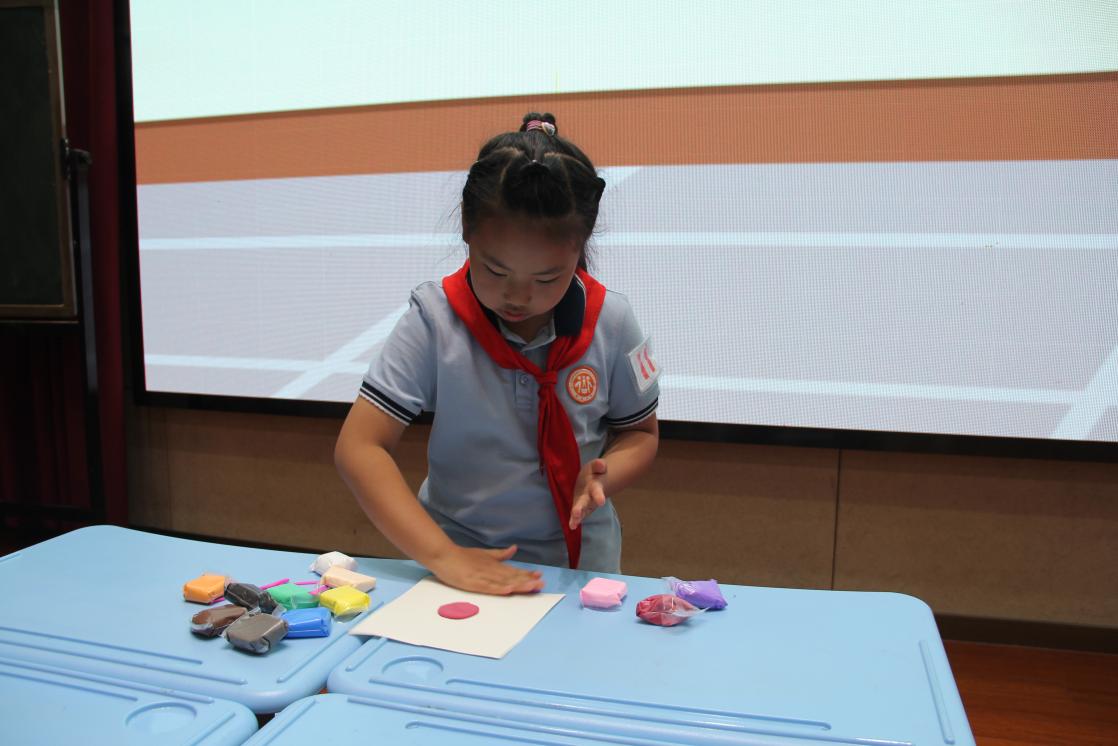 晓庄小学劳动月系列活动新闻_html_maa9141d.jpg