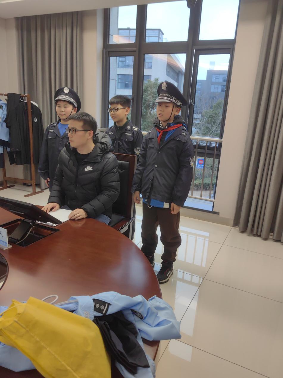 20240218  17.与法同行 守护花开_html_7766621a.jpg