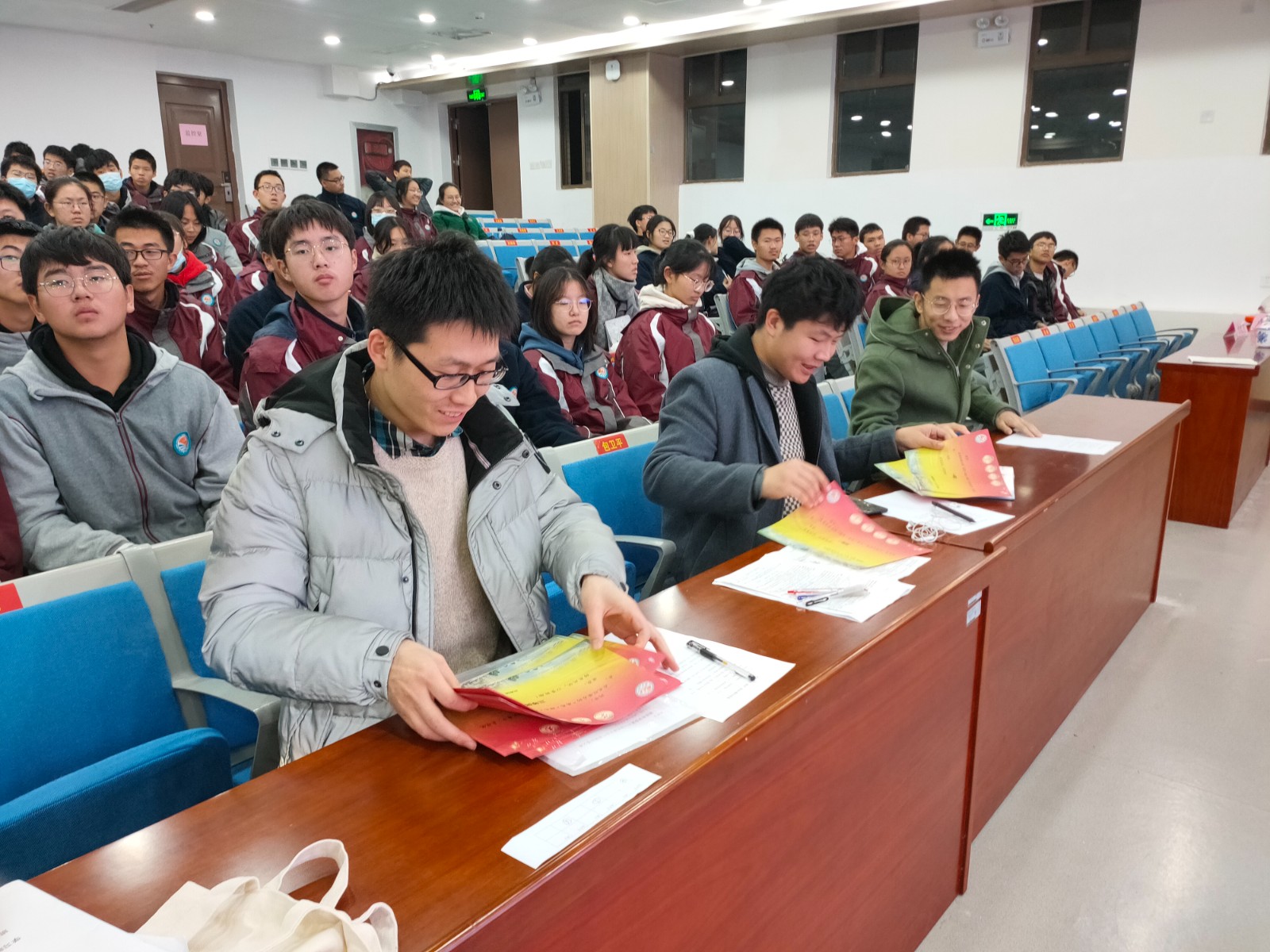 【协进燕中】感恩祖国 励志勤学——燕中举行十一月主题团月系列活动