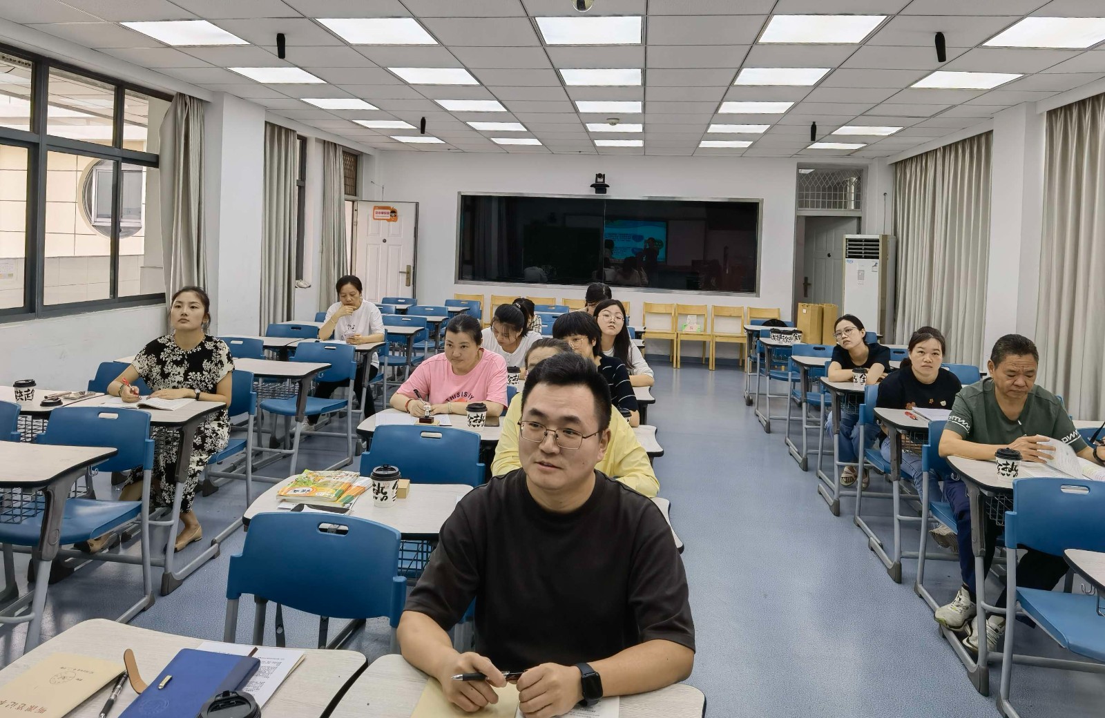 【雅韵靖小】 立足新课标，夯实基础，稳步提升——靖安小学语文组9月份校本教研活动记
